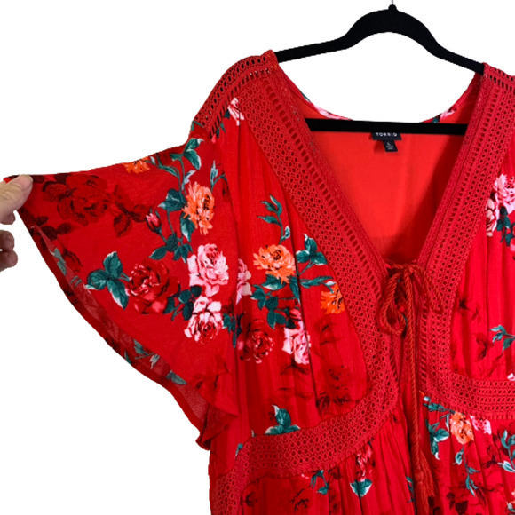 TORRID‎ Red Floral Gauze Lace-Up Skater Dress - Picture 5 of 16